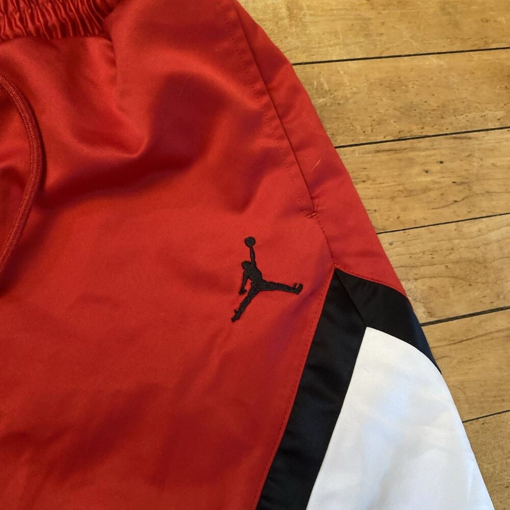 Air Jordan Shorts Size Men’s Medium Bulls Colors Drawstring Pockets Thick - Picture 3 of 12